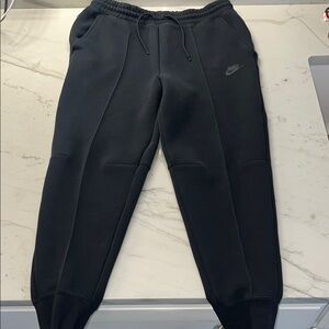 Nike Big Kids Sportswear Tech Fleece black